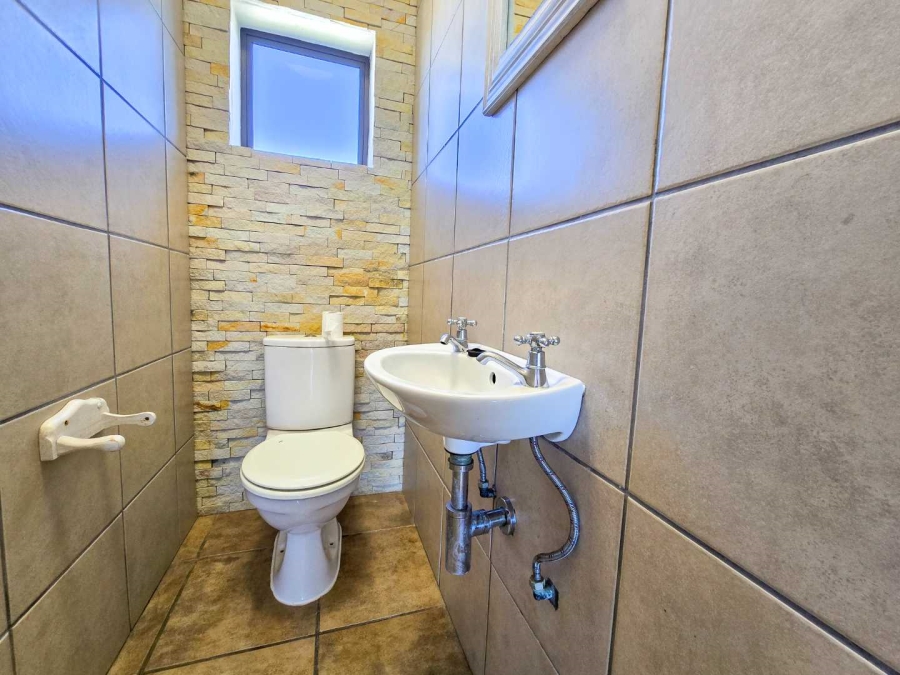 4 Bedroom Property for Sale in Stilbaai Wes Western Cape